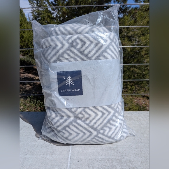 ChappyWrap Original Size Blanket Oyster Cove Diamond Gray - Picture 2 of 6
